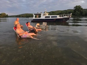 Brod 9.5m Perkins 40ks