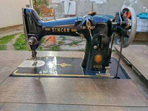 Singer 216g - mašina za šivenje sa stolom