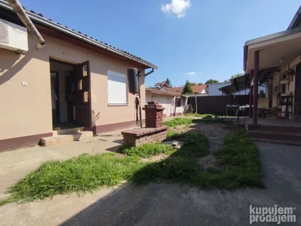 Tri prizemne kuće na Telepu! 238m2