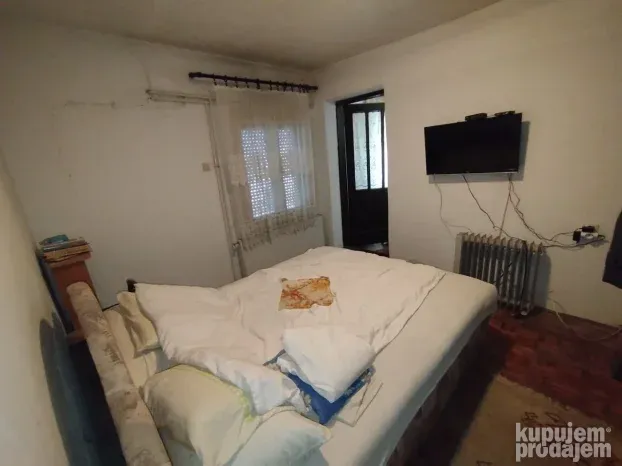 Tri prizemne kuće na Telepu! 238m2