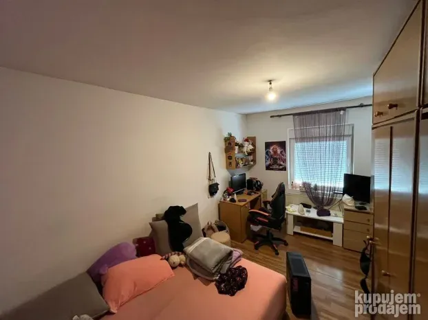 Tri prizemne kuće na Telepu! 238m2