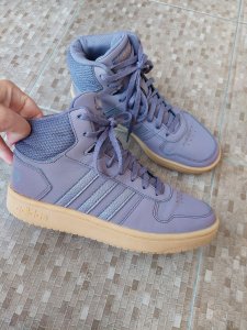 Odlicne adidas duboke patike broj 38