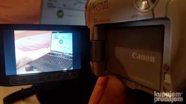 CANON DVD CAMCORDER DC211 kupljena u Nemačkoj