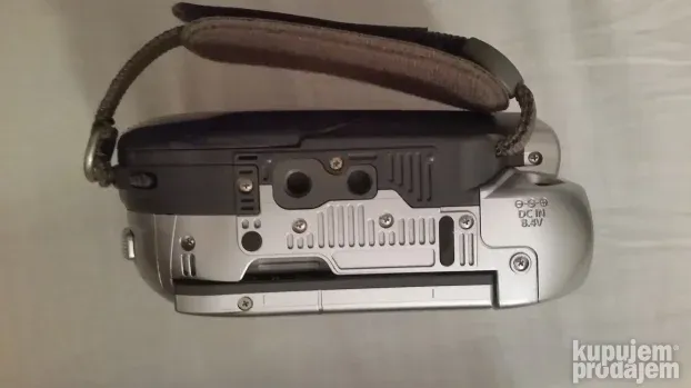 CANON DVD CAMCORDER DC211 kupljena u Nemačkoj