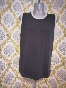 Majica siva bez rukava za punije muškarce