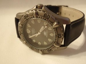 FOSSIL Titanijum sat