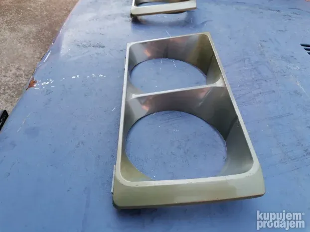 Plastika maske leva Lada 2106