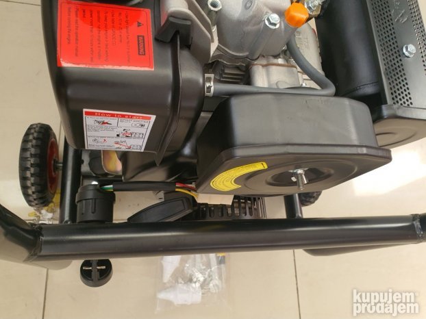 Agregat LOMBARDINI 4.5 kW dizel - sincro alternator NA KLJUČ