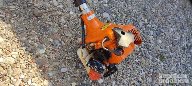 trimer na benzin za kosenje trave echo yamabiko gt-222es