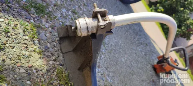 trimer na benzin za kosenje trave echo yamabiko gt-222es