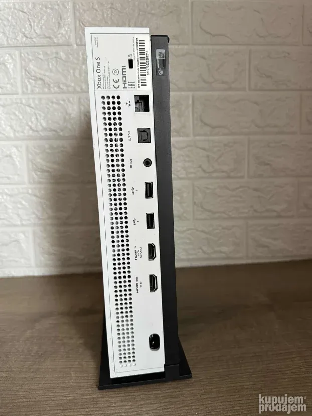 Xbox One S