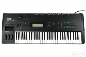 Yamaha SY-77 vintage klavijatura