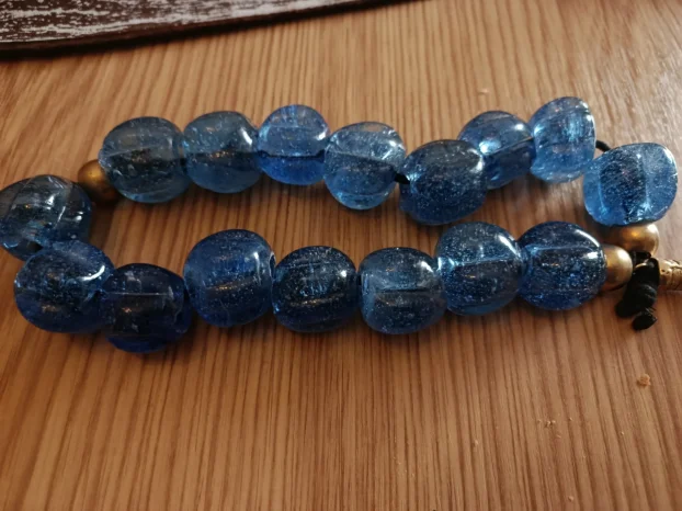 neka brojanica 16 perli precnik 3 cm