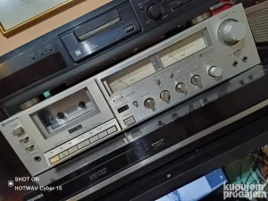 Hitachi  D-90S   troglavi