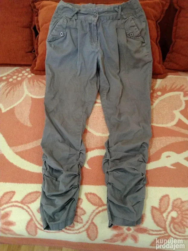 ženske letnje pantalone broj S