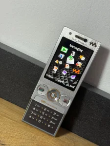 Sony Ericsson W705 - ODLICAN