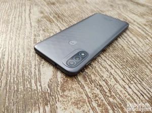 Motorola e20 (32gb/2gb/DS free) Graphite Gray!