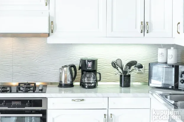 Vila Lavanda, Postranje