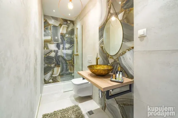 Vila Lavanda, Postranje