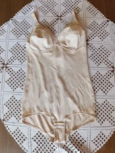 SNIŽENO NOVO Premium Triumph Formfit BS Bodydress 85C