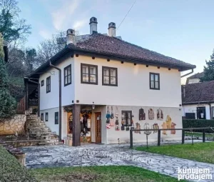 Nemanjina 7, Vrnjačka Banja, Centar, 5+ petosobna, 95 m²