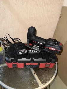 Iznajmljivanje najam aku ubodne testere