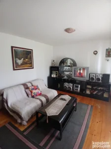 Izdaje se kuća u Medoševcu, 103m2