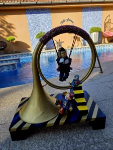 Klovnovi na trubi, velika skulptura, unikatno delo, 60 cm