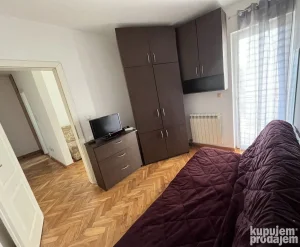 Cvetkova pijaca, 0.5 garsonjera, 30 m²