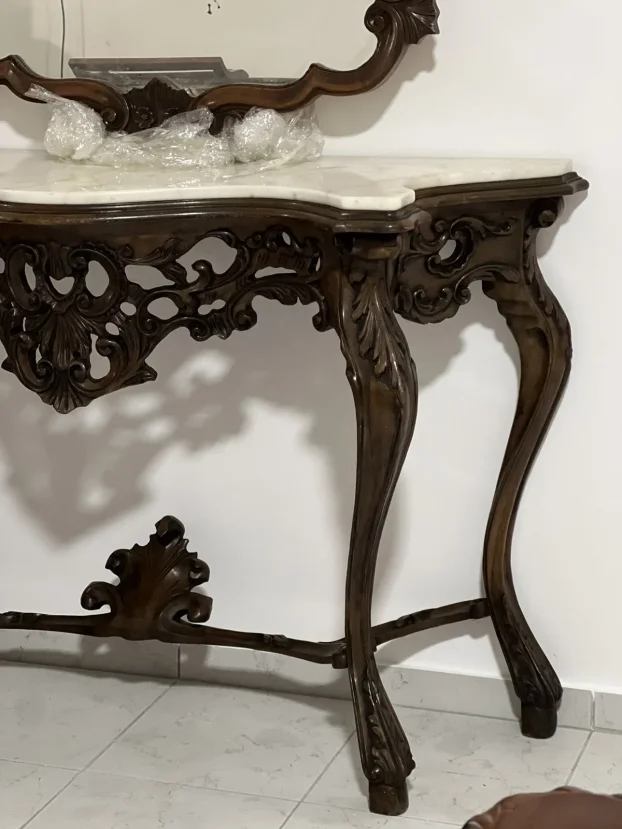 Stilska konzola i ogledalo