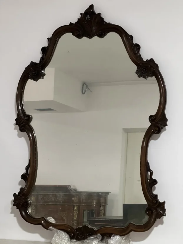 Stilska konzola i ogledalo