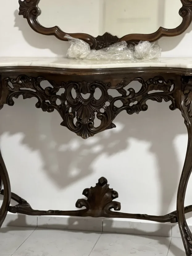 Stilska konzola i ogledalo