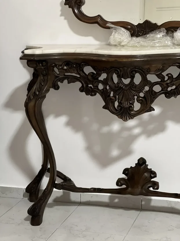 Stilska konzola i ogledalo