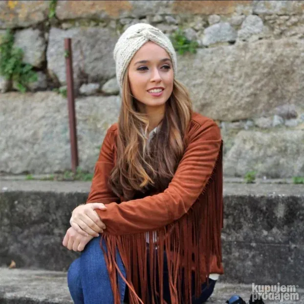 Elegantna ženska kapa