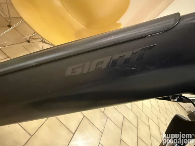 elektro bicikl Giant Gratis apple watch uz bicikl