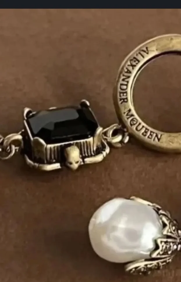 Alexander McQUEEN minđuše Pearl Drop