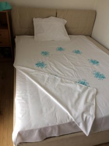 Rusticna etno posteljina iz tri dela veoma kvalitetna