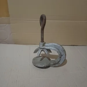 Stari aluminijumski priskač