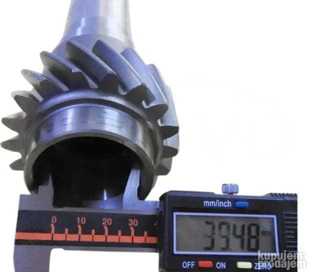 Spojnicka osovina suplja IMT-533-539 Z=18 532.23.601