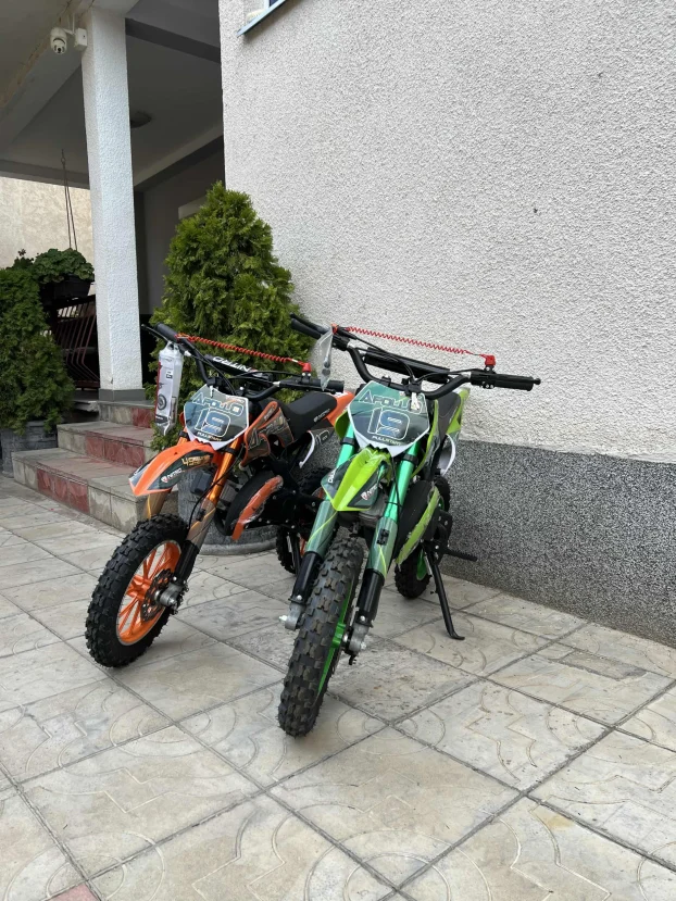 N O V O NITRO Apollo 49cc Pocket Bike!