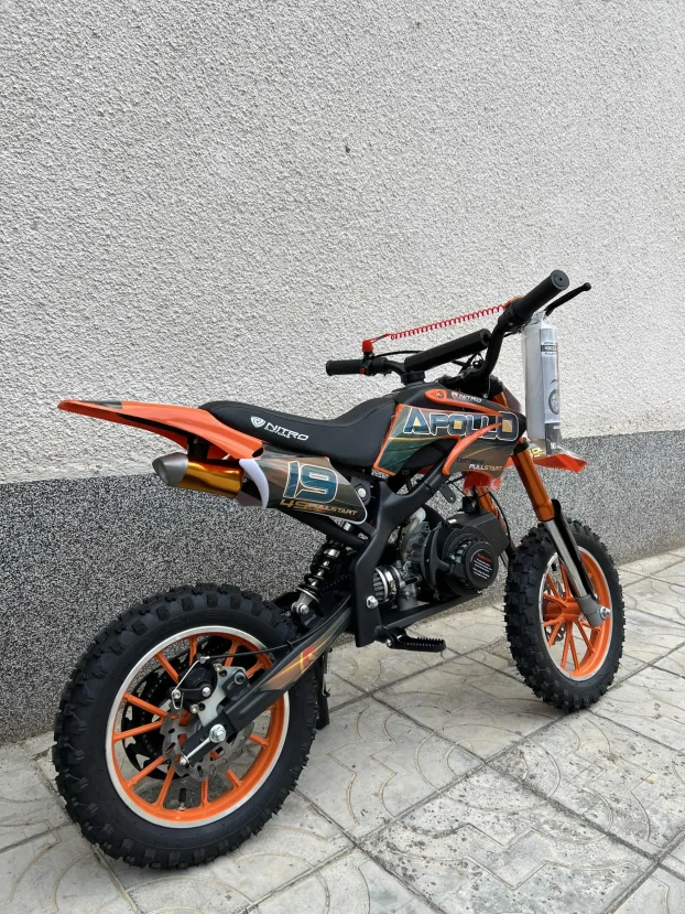 N O V O NITRO Apollo 49cc Pocket Bike!