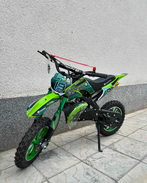 N O V O NITRO Apollo 49cc Pocket Bike!