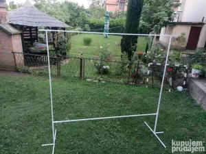 Cetvrtasti nosac za dekoracije