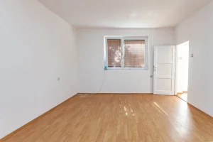 1.5 stan, 34m2+ 10m2 ostava, Palilula