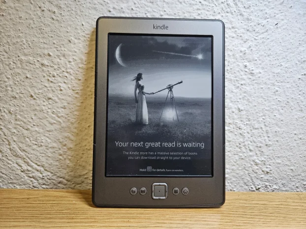 El citac knjiga Amazon Kindle D01100 2GB Black E Reader book