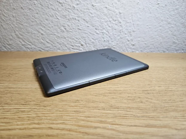El citac knjiga Amazon Kindle D01100 2GB Black E Reader book