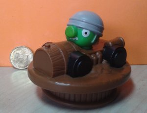 Angry Birds Green Pig vozi Lazar