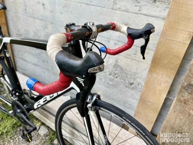 Felt five 5 karbon, shimano 105 2x11