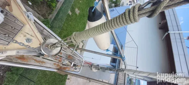 Prodajem Skandinavsku jedrilicu Vega od 9 m, sa 6 lezaja