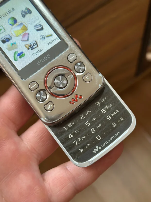 Sony Ericsson W395
